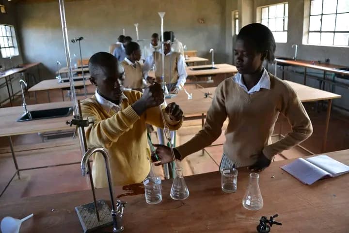 Students at Olmoran